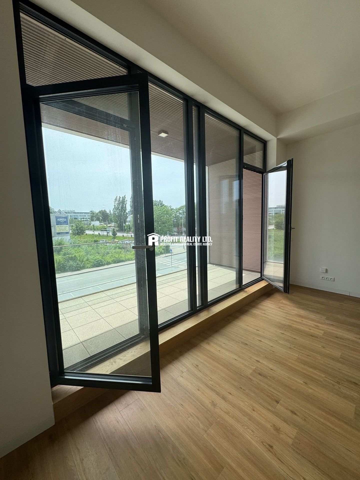 Pronájem bytu 2+kk 50 m² - foto 1