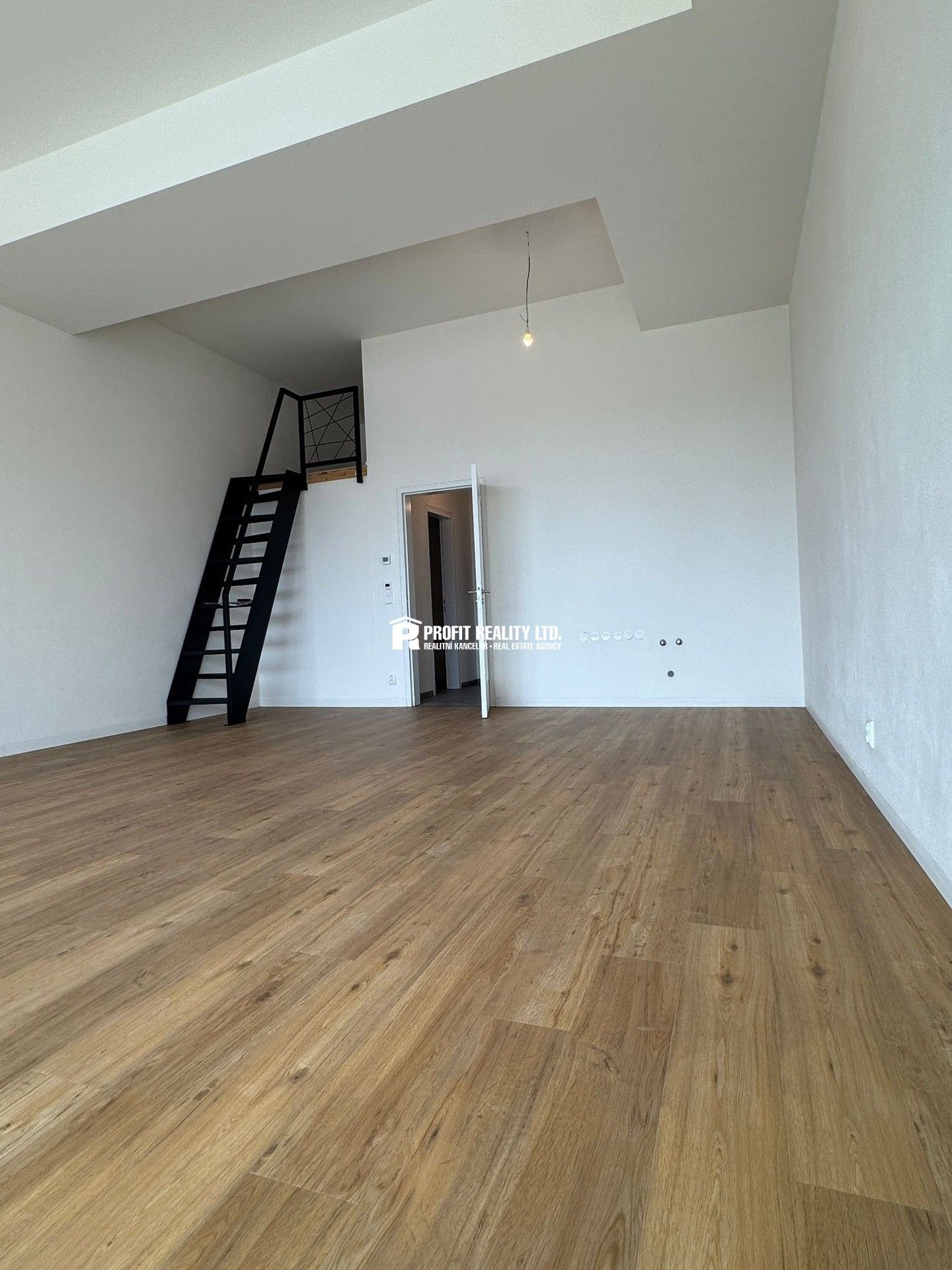 Pronájem bytu 2+kk 50 m² - foto 6