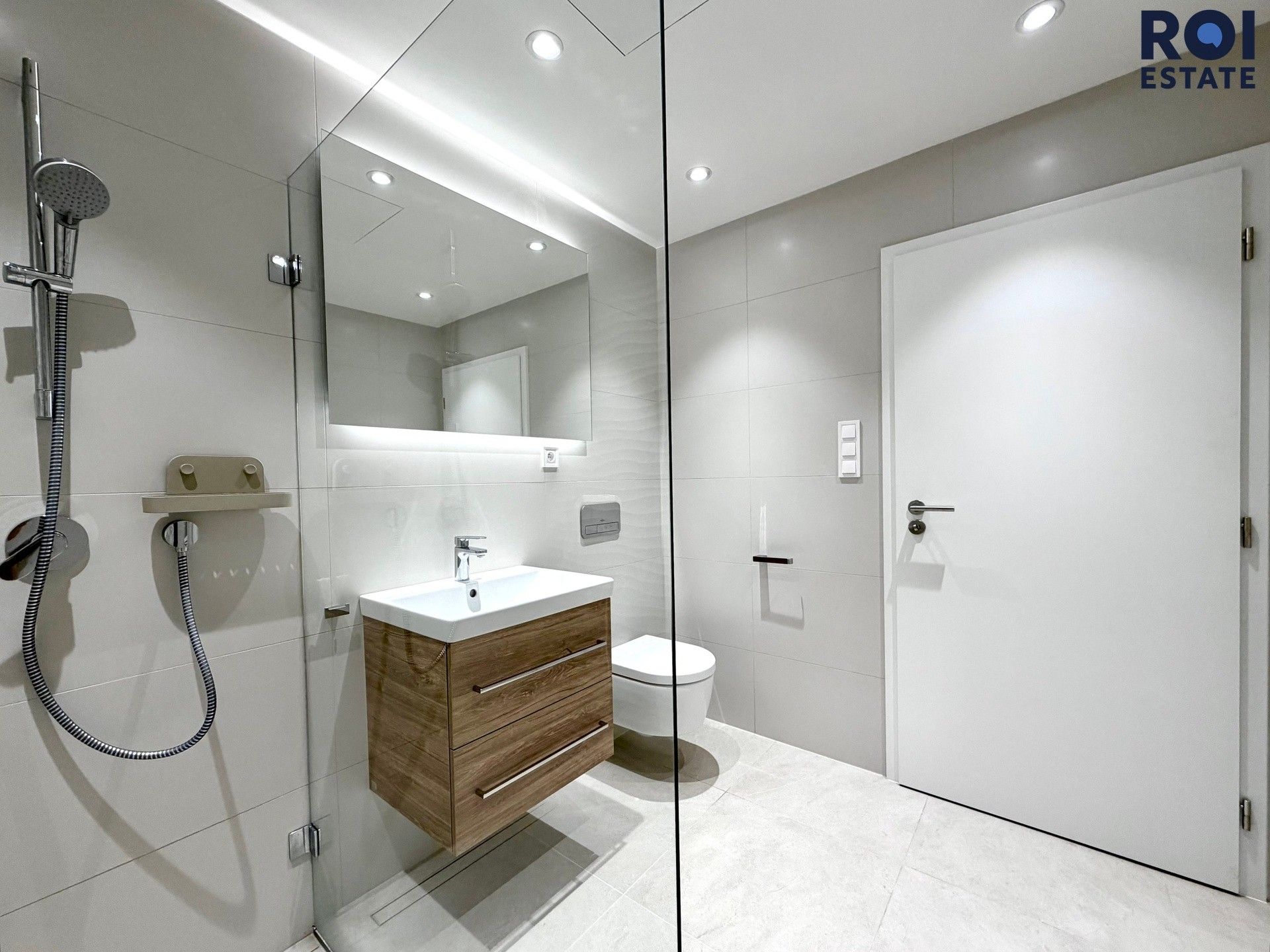 Pronájem bytu 1+kk 38 m² - foto 2
