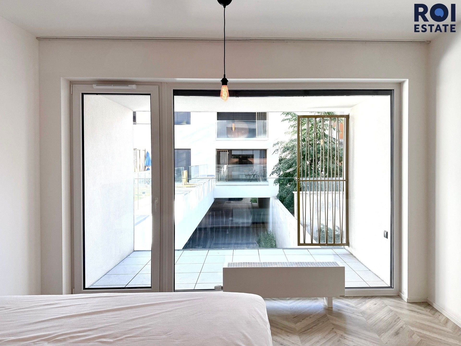 Pronájem bytu 1+kk 38 m² - foto 13