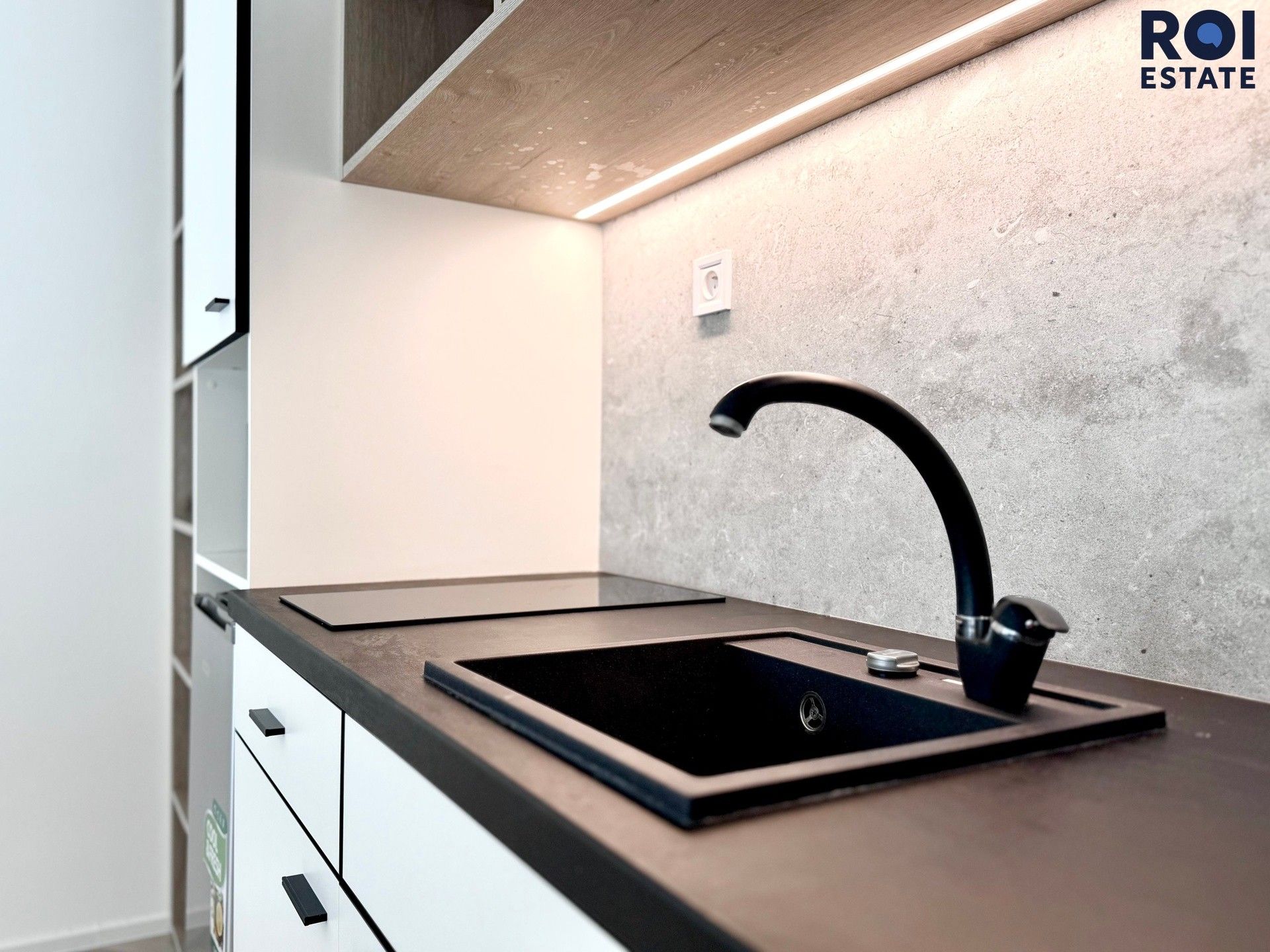 Pronájem bytu 1+kk 38 m² - foto 9