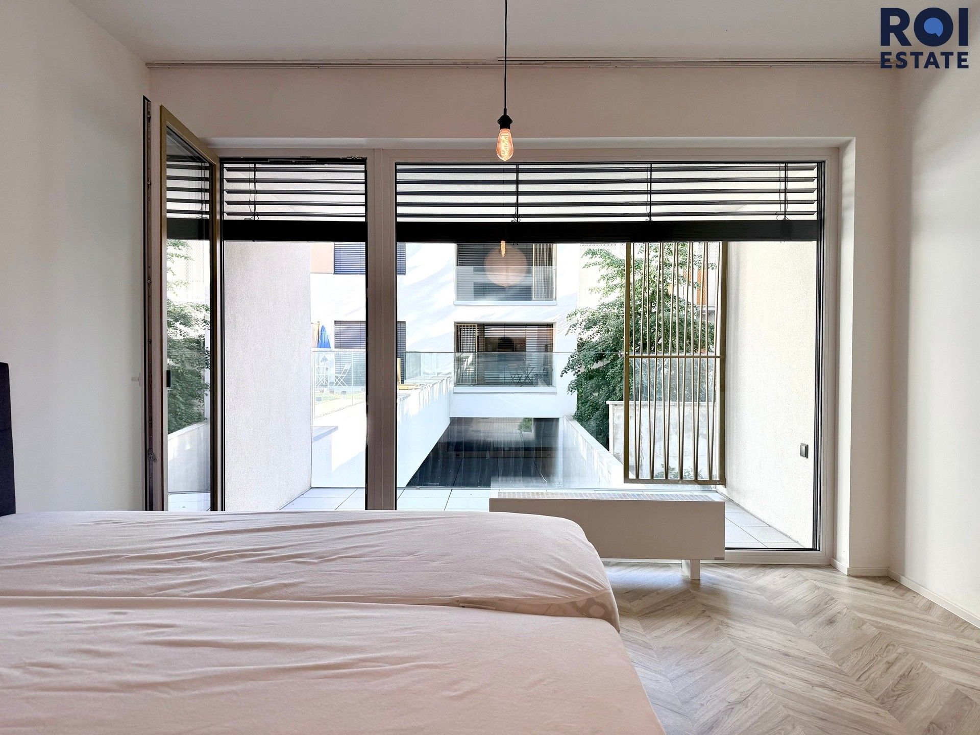 Pronájem bytu 1+kk 38 m² - foto 17