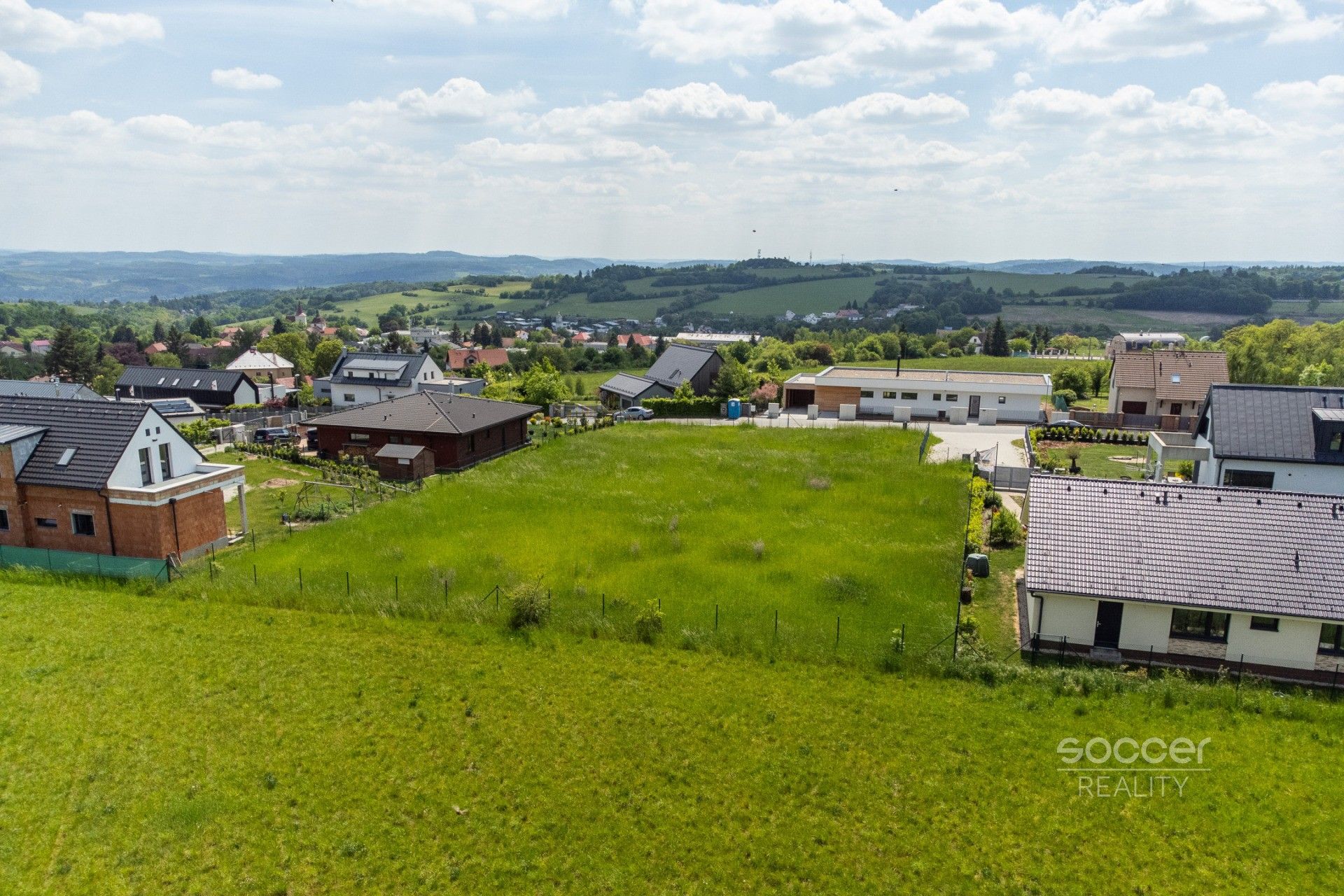 Prodej pozemku 1192 m² - foto 1