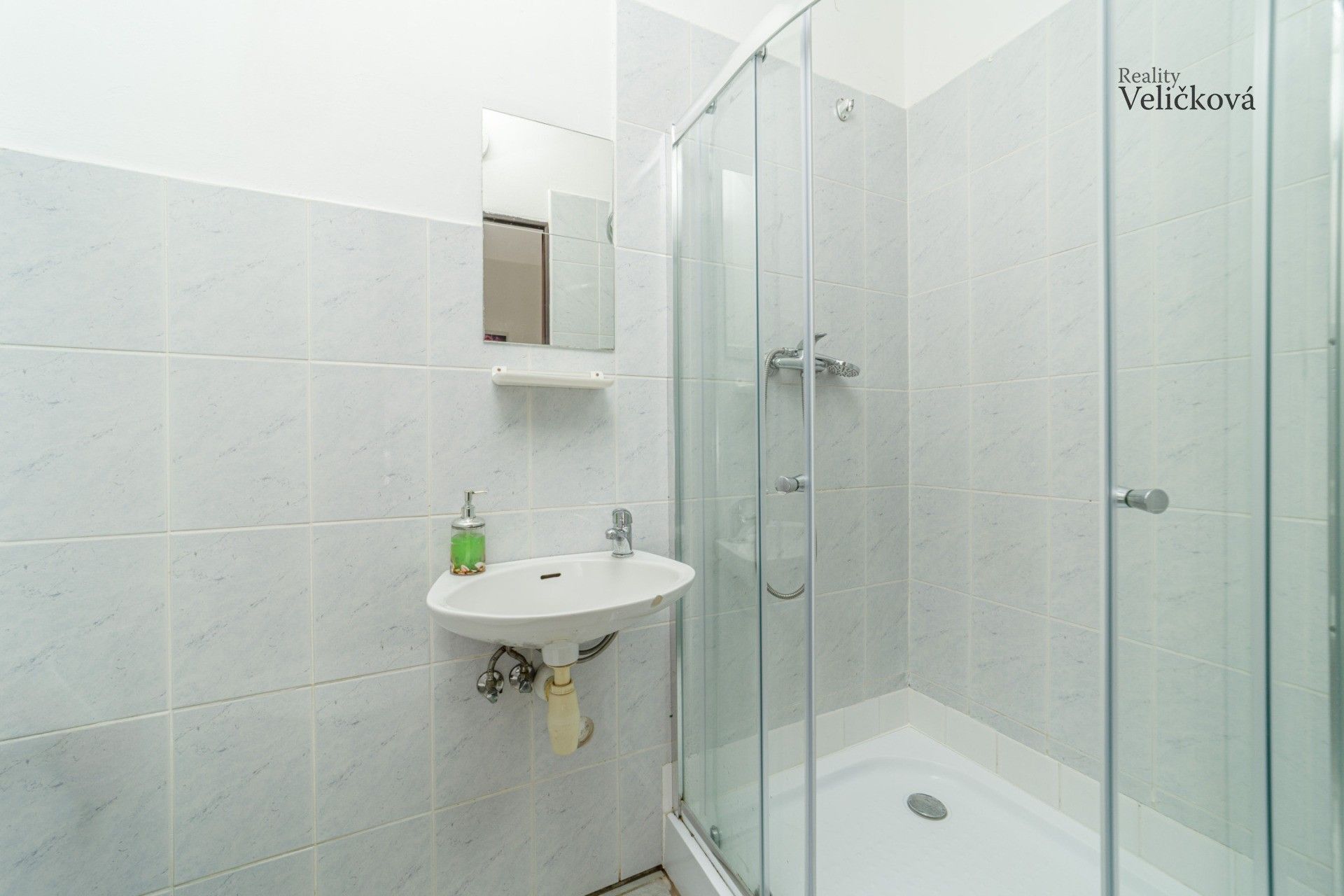 Prodej komerčního prostoru 700 m² - foto 40