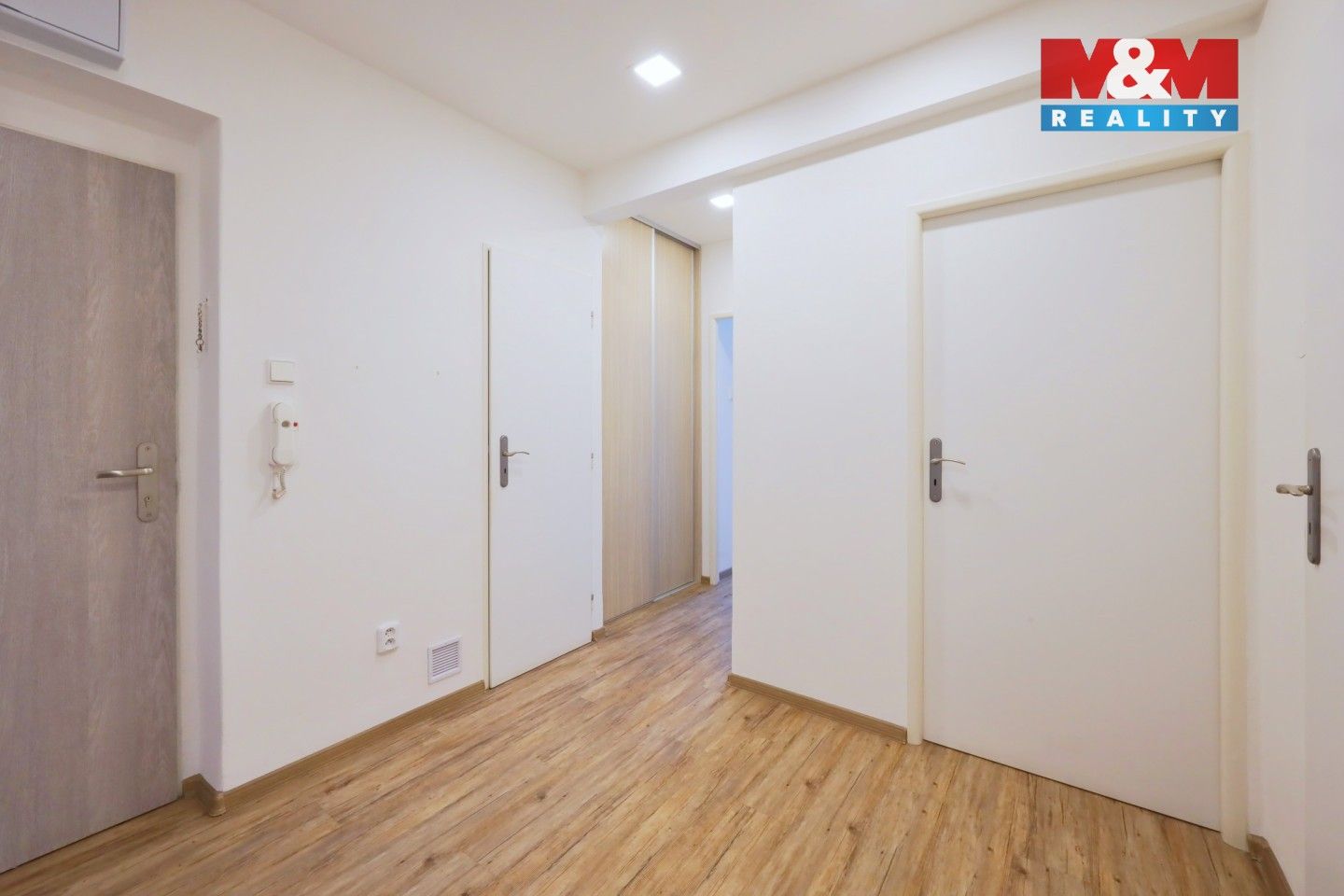Pronájem bytu 3+1 69 m² - foto 16