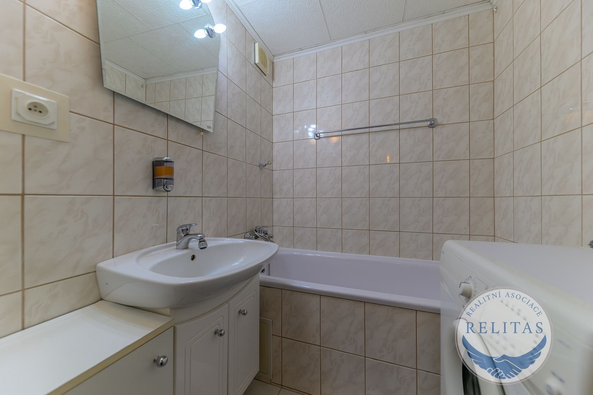 Pronájem bytu 3+kk 60 m² - foto 6