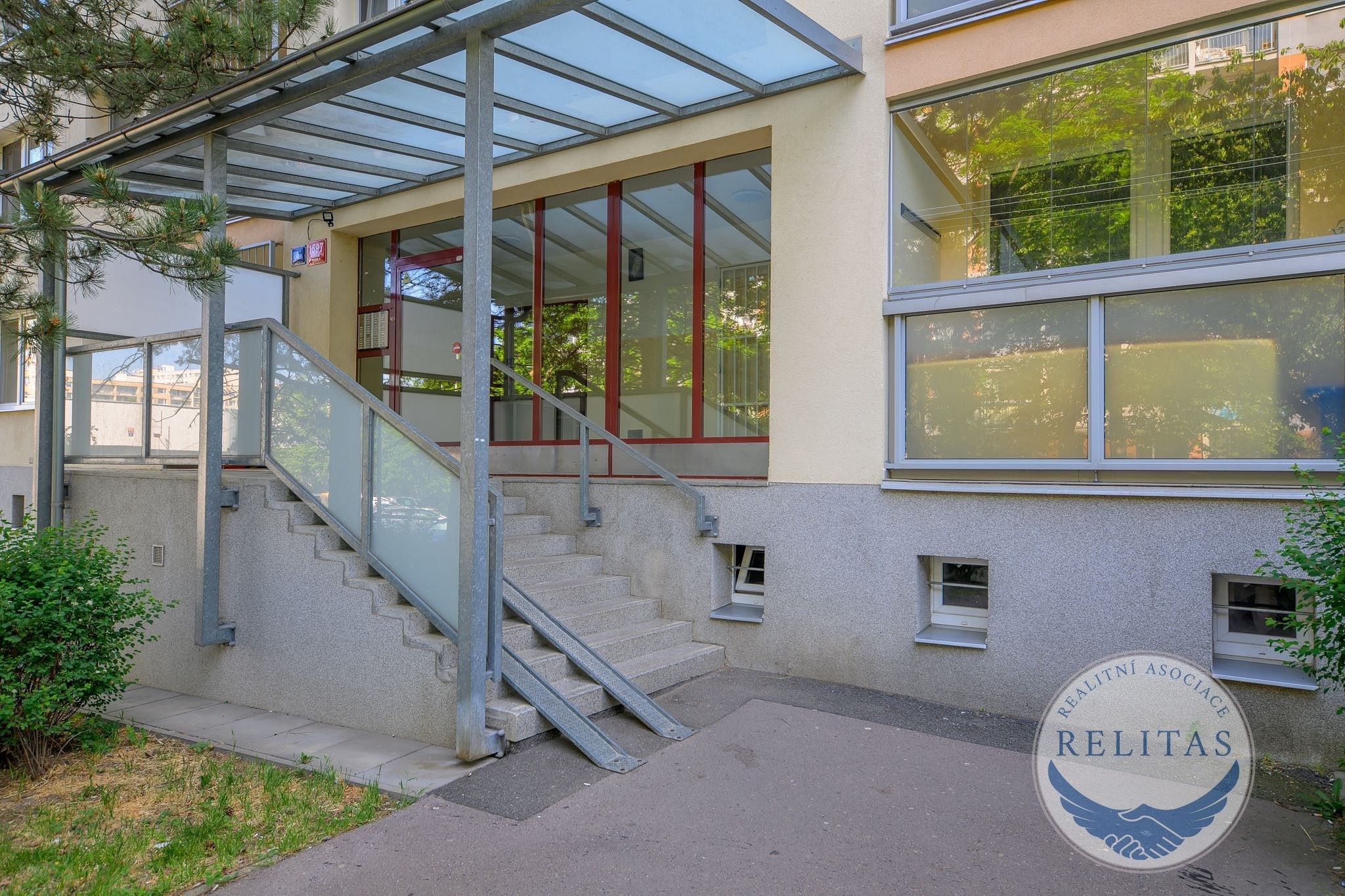 Pronájem bytu 3+kk 60 m² - foto 15