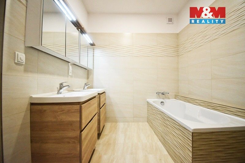Pronájem bytu 3+1 97 m² - foto 5