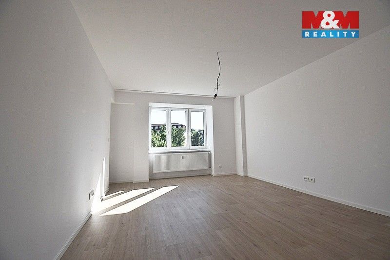 Pronájem bytu 3+1 97 m² - foto 8