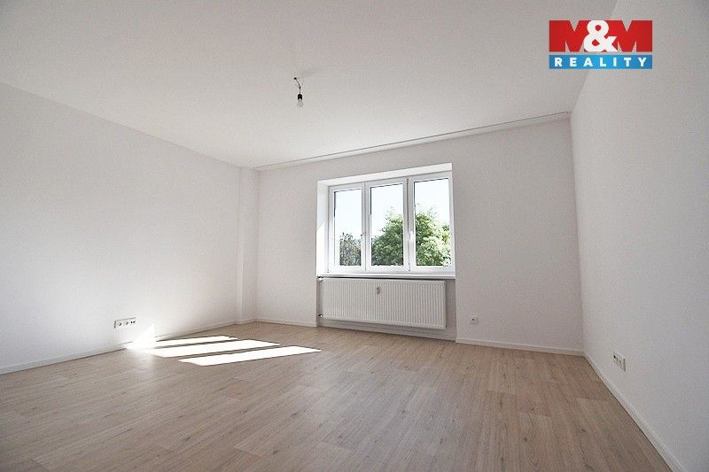 Pronájem bytu 3+1 97 m² - foto 9