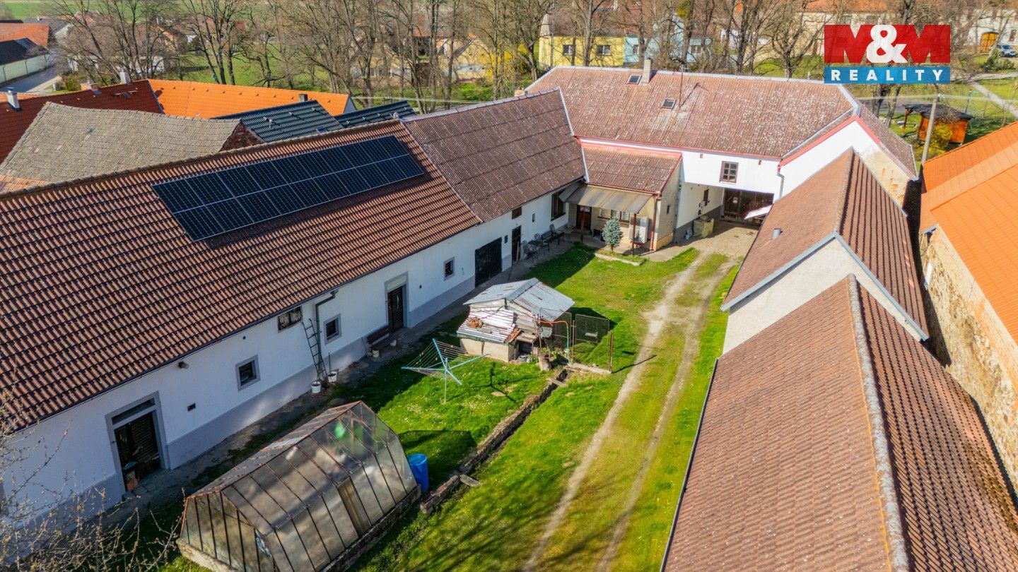 Prodej nemovitosti 195 m² - foto 9