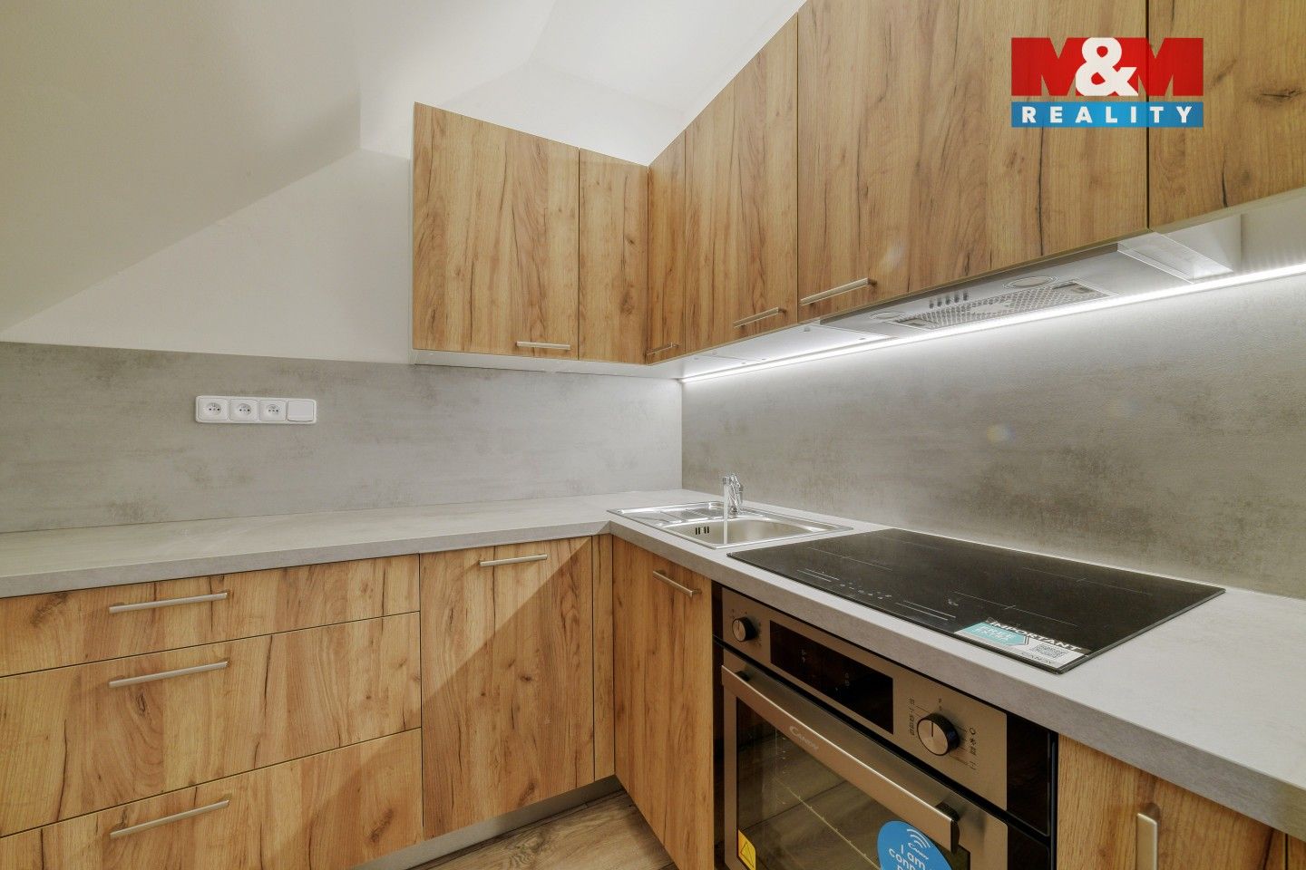 Pronájem bytu 3+kk 74 m² - foto 12