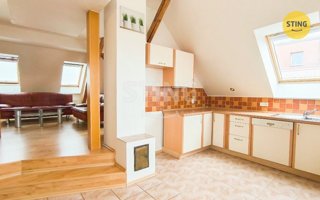 Pronájem bytu 100 m² - foto 6