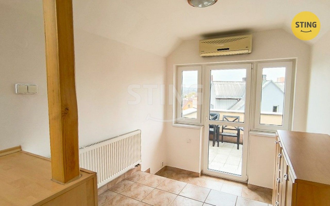 Pronájem bytu 100 m² - foto 11