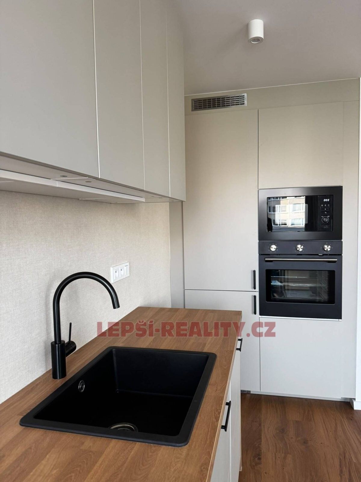Prodej bytu 3+kk 74 m² - foto 2