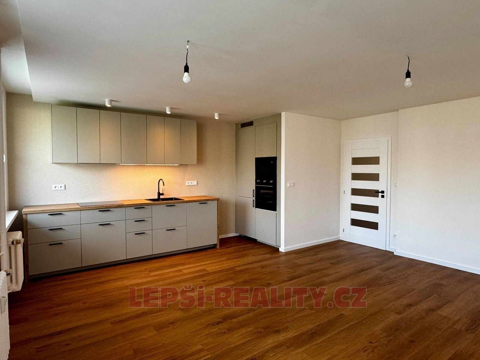 Prodej bytu 3+kk 74 m² - foto 1