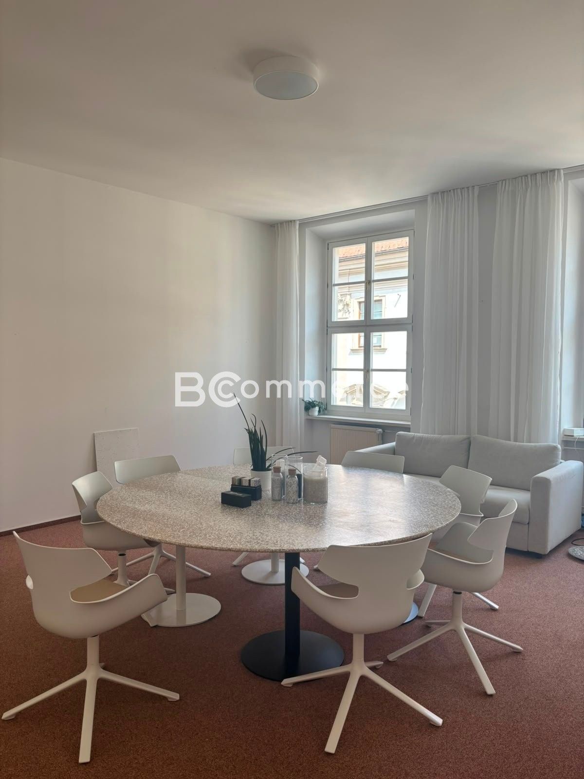 Pronájem komerčního prostoru 67 m² - foto 2