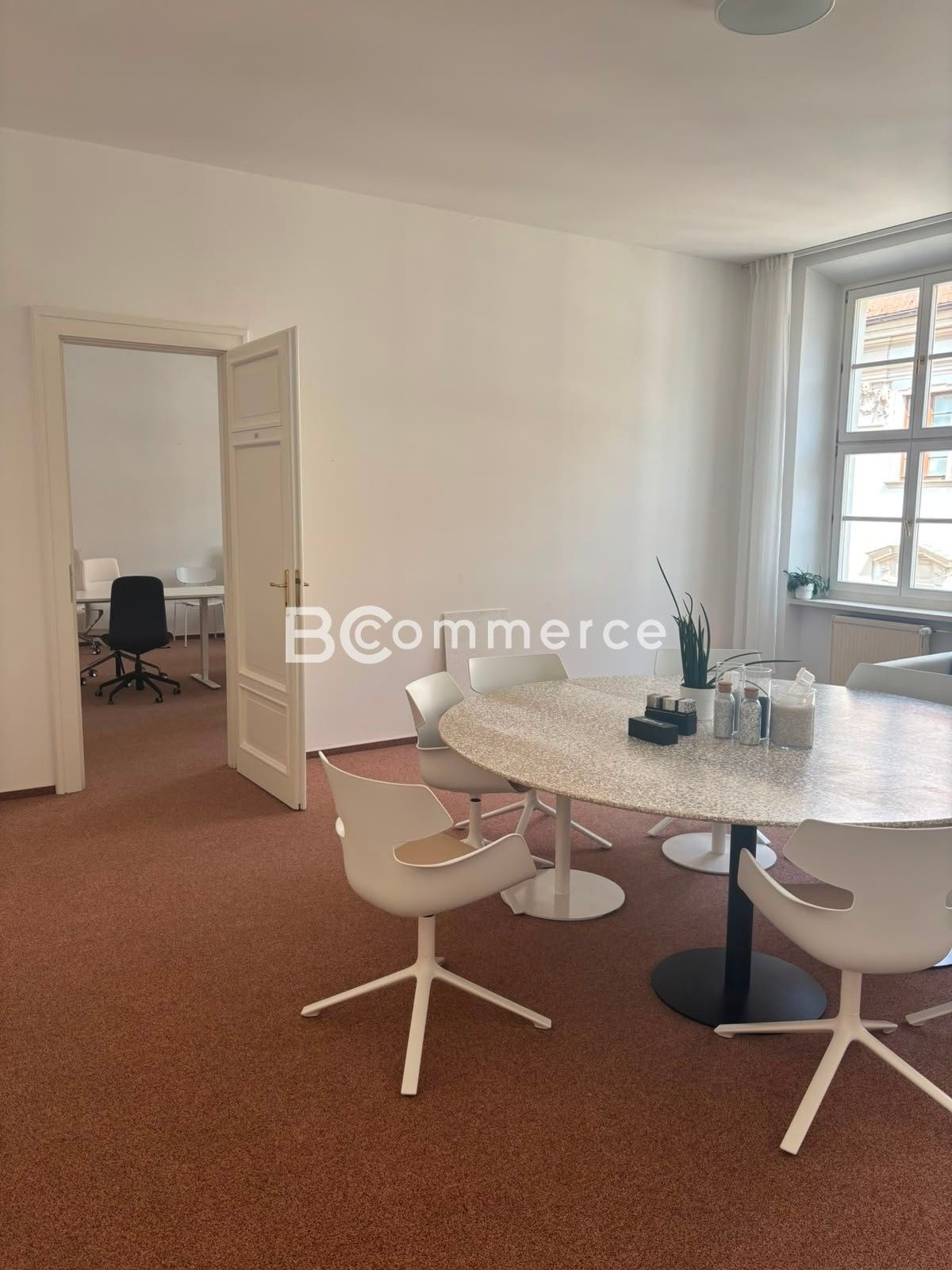 Pronájem komerčního prostoru 67 m² - foto 4