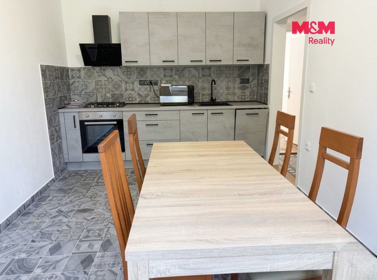Pronájem bytu 2+1 69 m² - foto 1