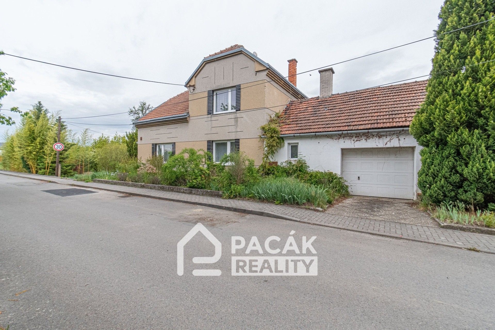 Prodej domu 200 m² - foto 1