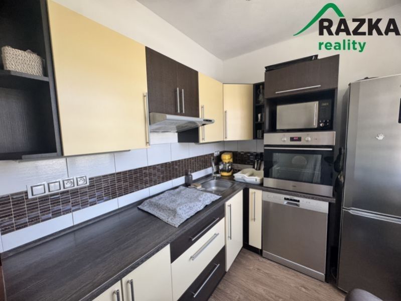 Pronájem bytu 3+1 69 m² - foto 4