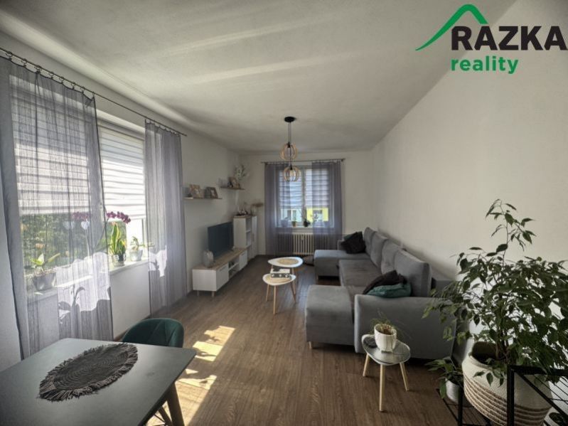 Pronájem bytu 3+1 69 m² - foto 1