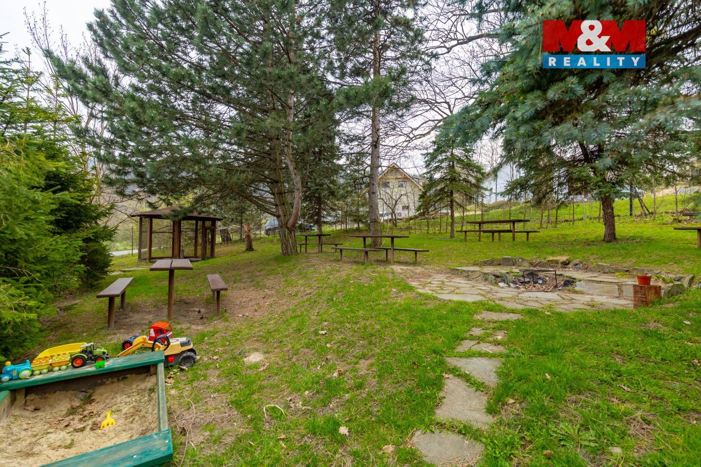 Pronájem komerčního prostoru 420 m² - foto 9