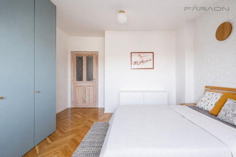 Pronájem bytu 4+kk 160 m² - foto 4