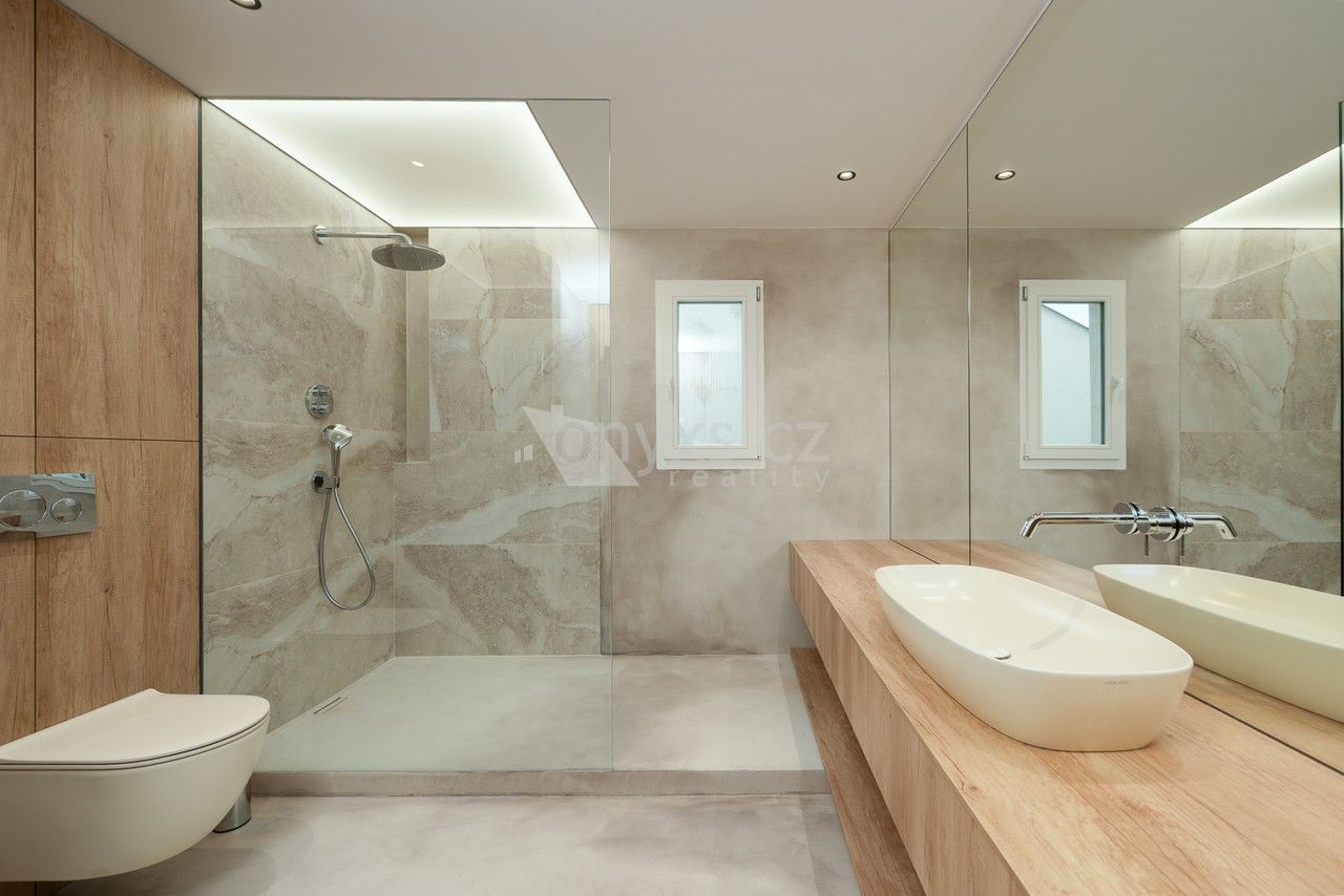Pronájem bytu 3+kk 135 m² - foto 5