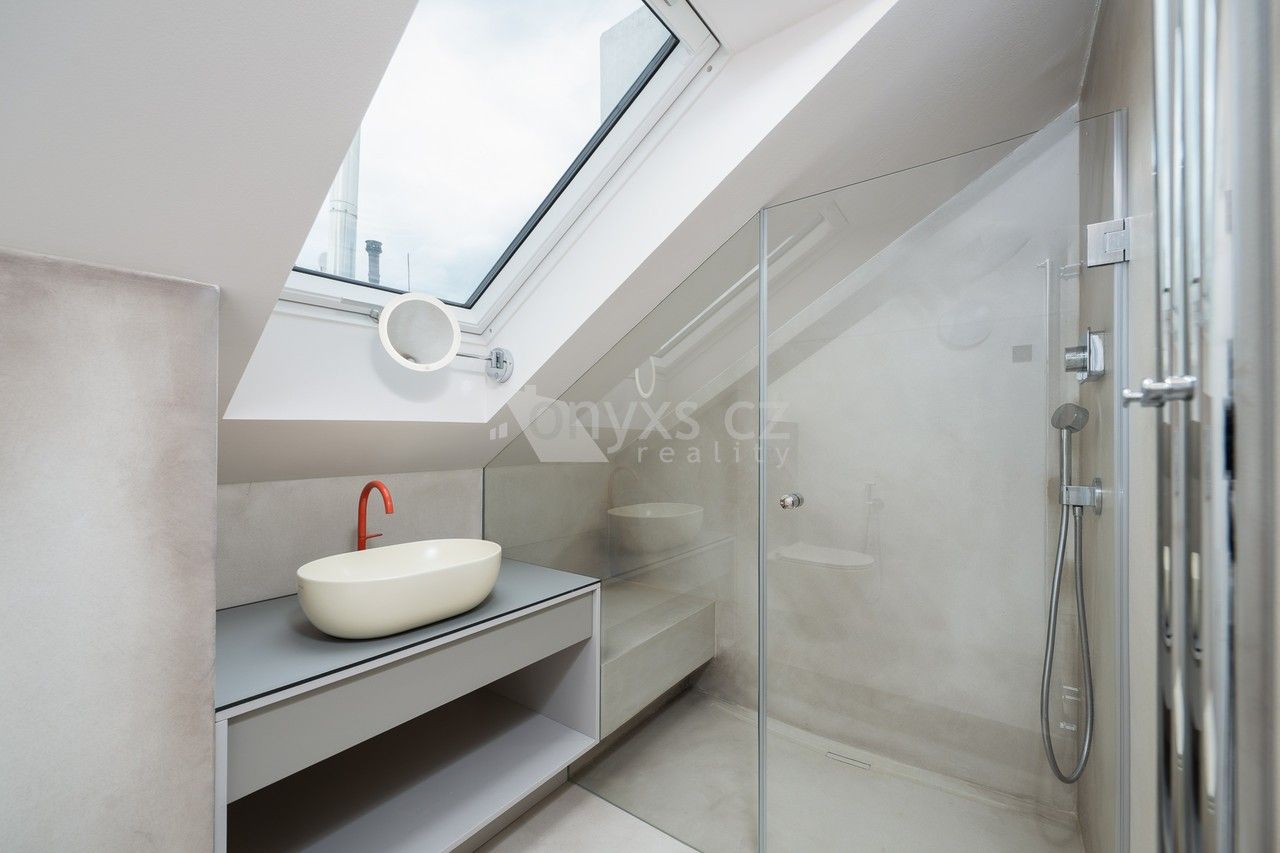 Pronájem bytu 3+kk 135 m² - foto 9