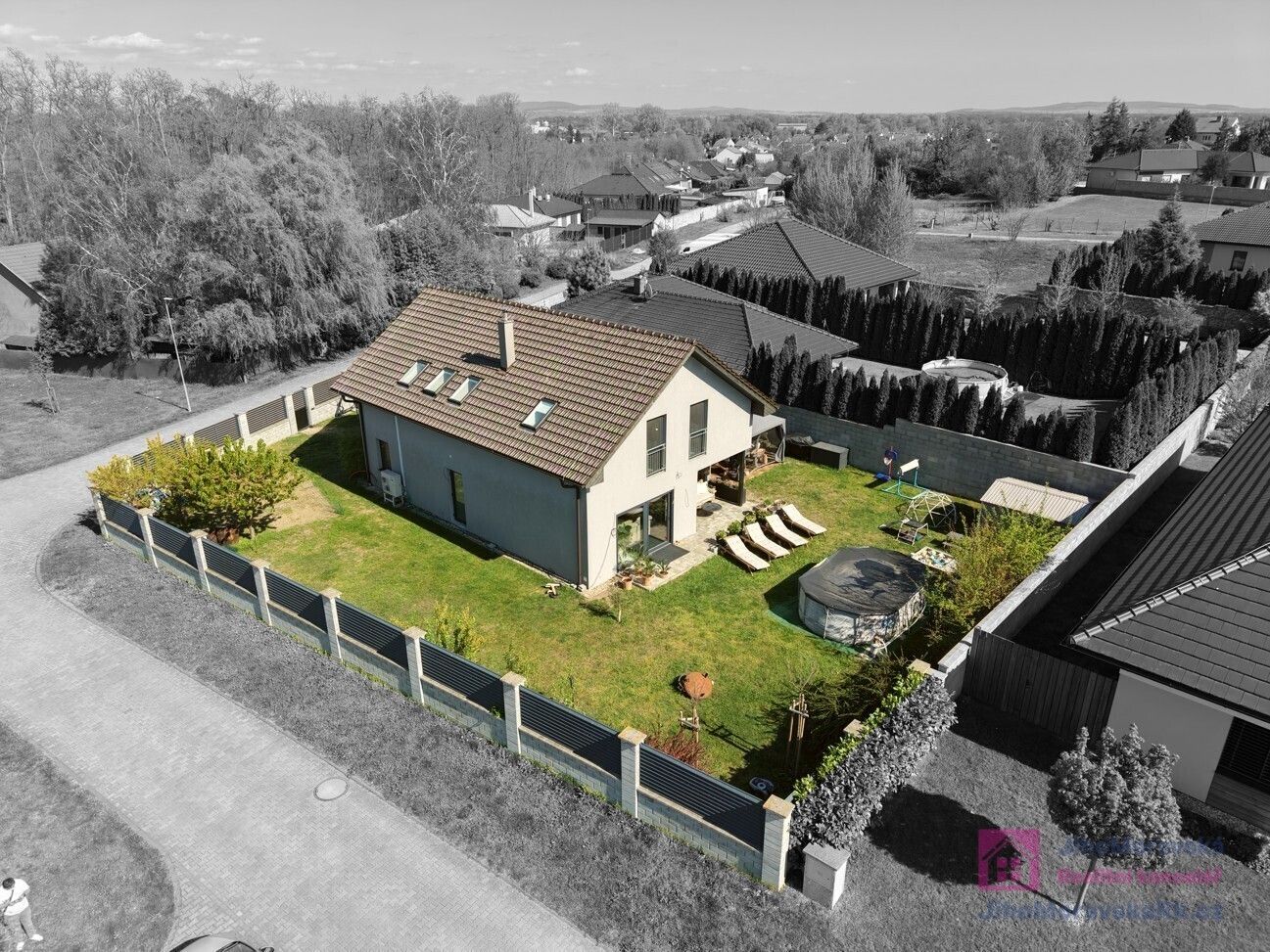 Prodej domu 195 m² - foto 1