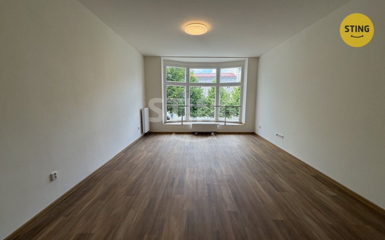 Pronájem bytu 1+kk 43 m² - foto 1