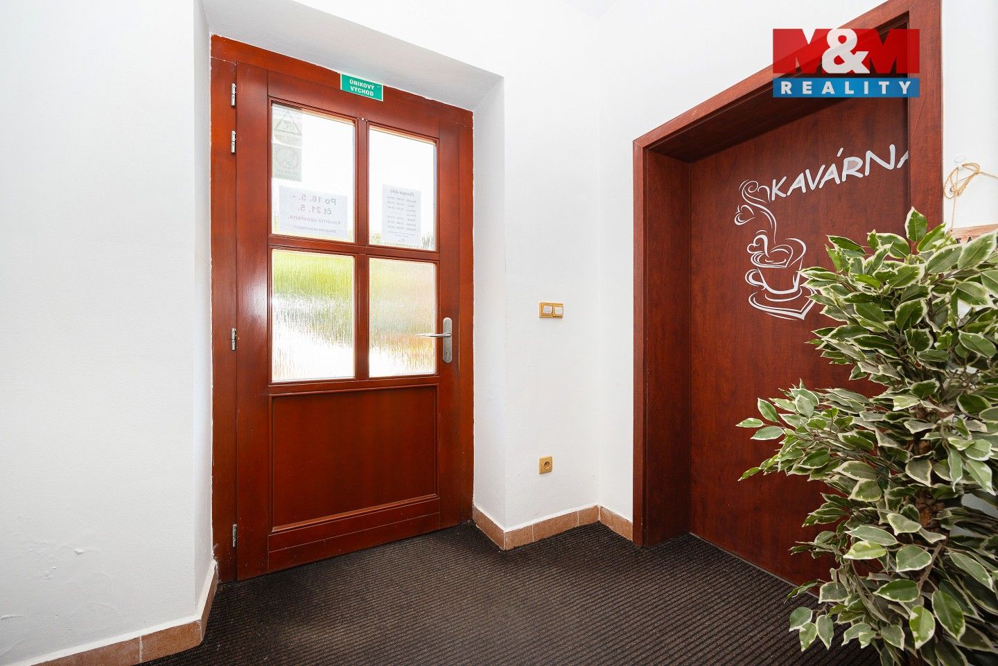 Prodej komerčního prostoru 340 m² - foto 4