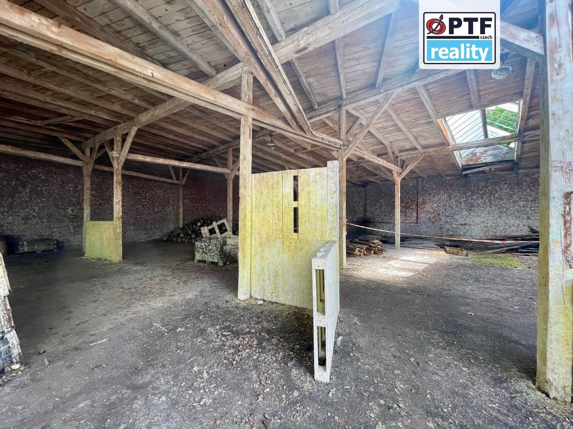 Prodej komerčního prostoru 8000 m² - foto 29