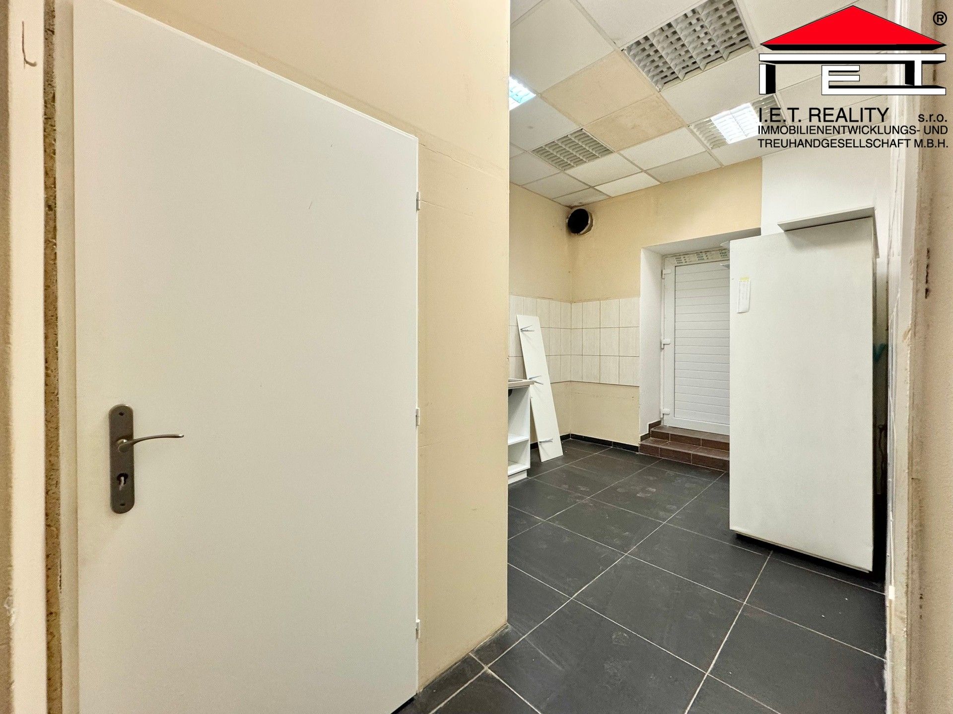 Pronájem komerčního prostoru 16 m² - foto 4