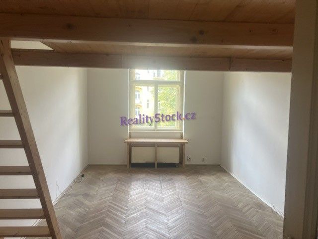 Pronájem bytu 2+1 82 m² - foto 2