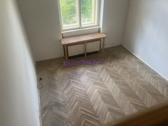 Pronájem bytu 2+1 82 m² - foto 5