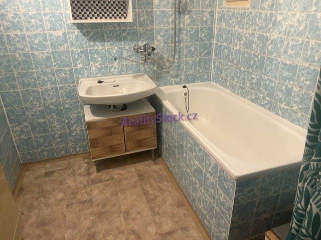 Pronájem bytu 2+1 82 m² - foto 9