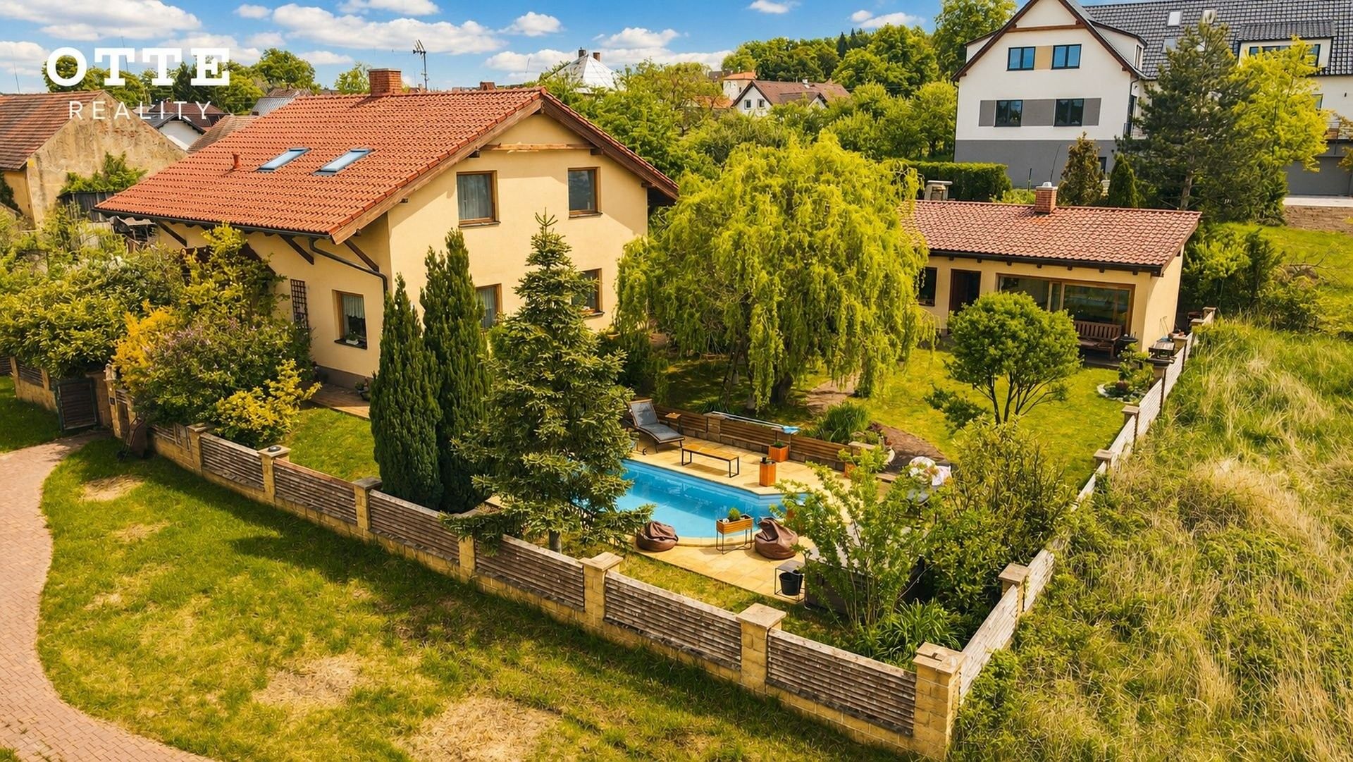 Prodej domu 248 m² - foto 1