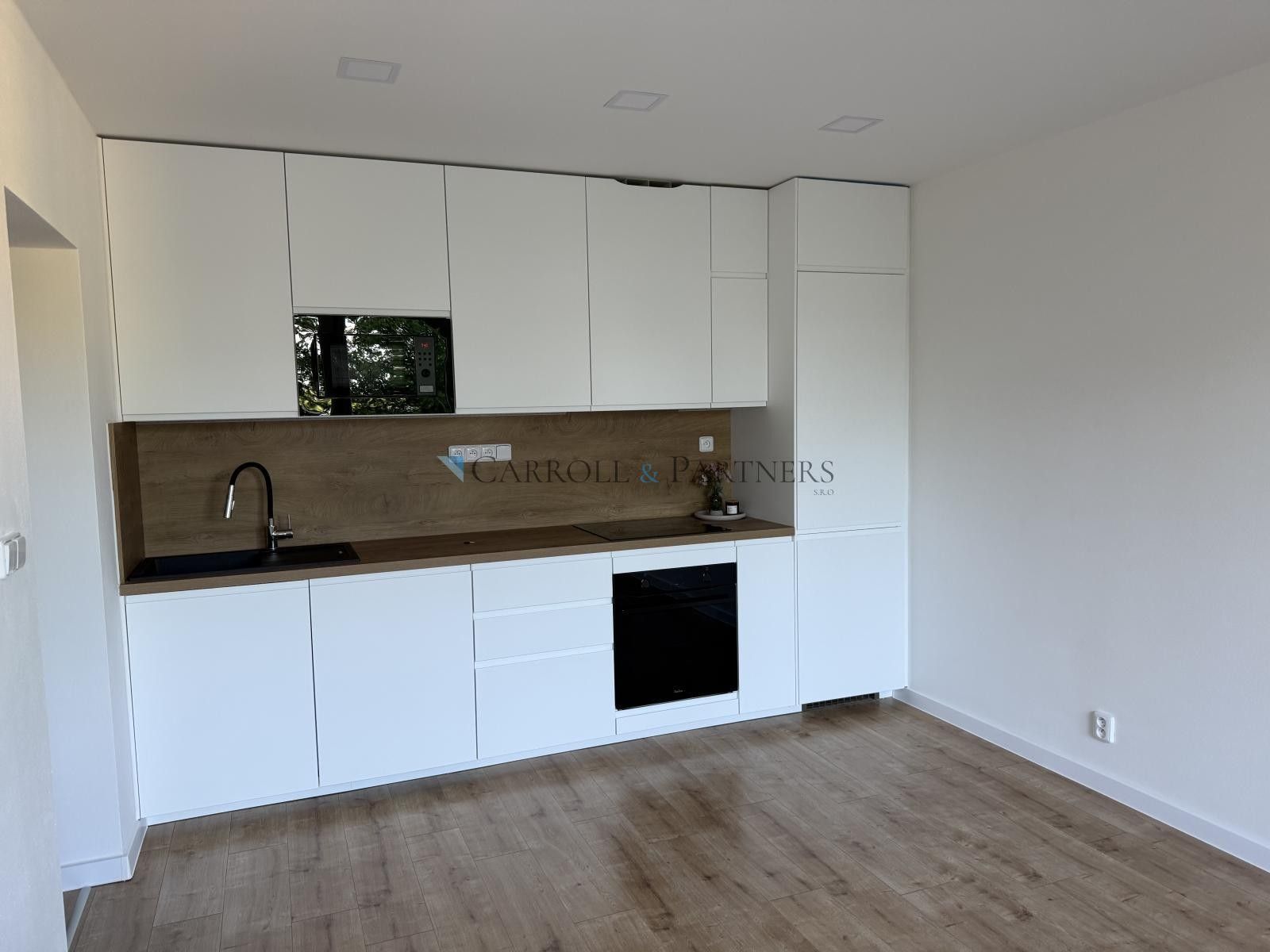 Pronájem bytu 3+kk 59 m² - foto 2
