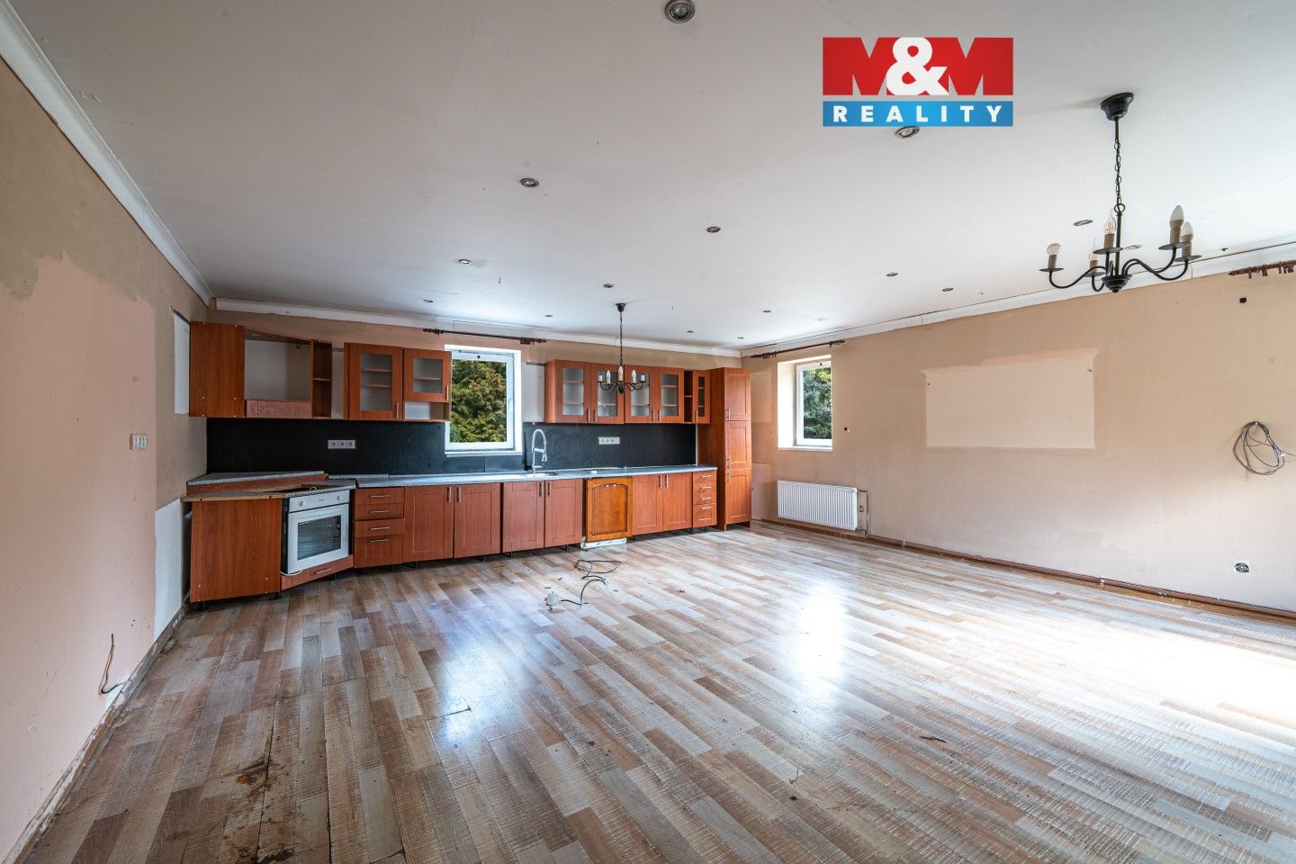 Prodej domu 280 m² - foto 1