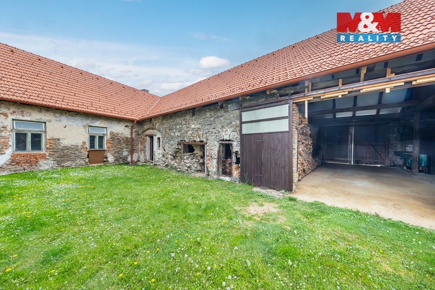 Prodej komerčního prostoru 240 m² - foto 28