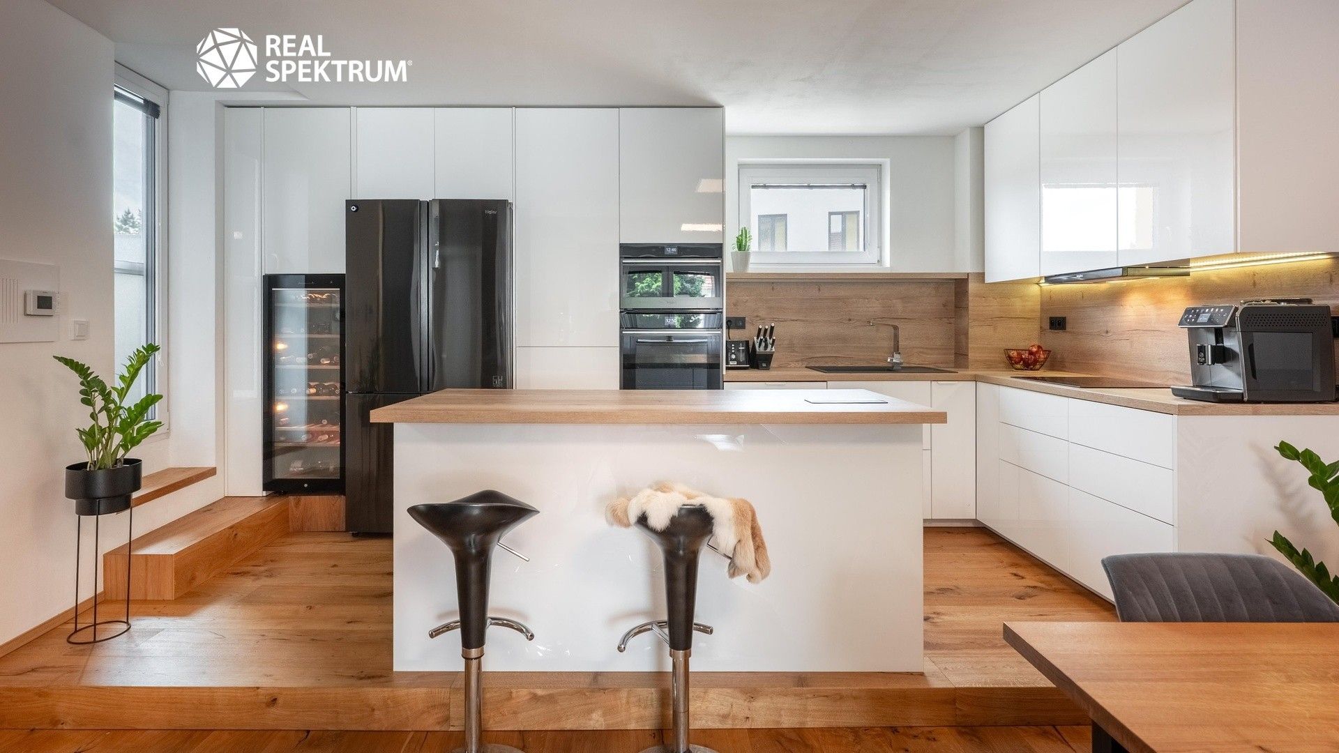 Prodej bytu 3+kk 88 m² - foto 1