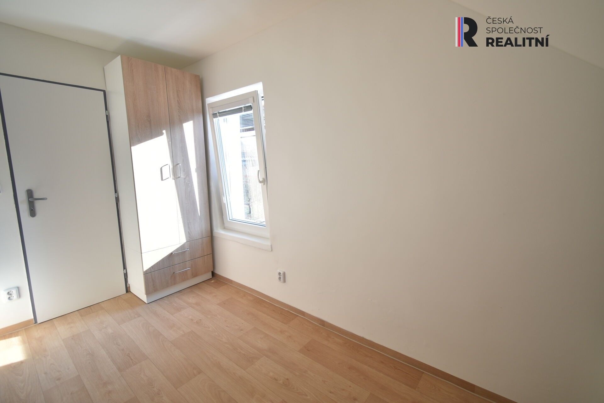 Pronájem bytu 3+1 77 m² - foto 4