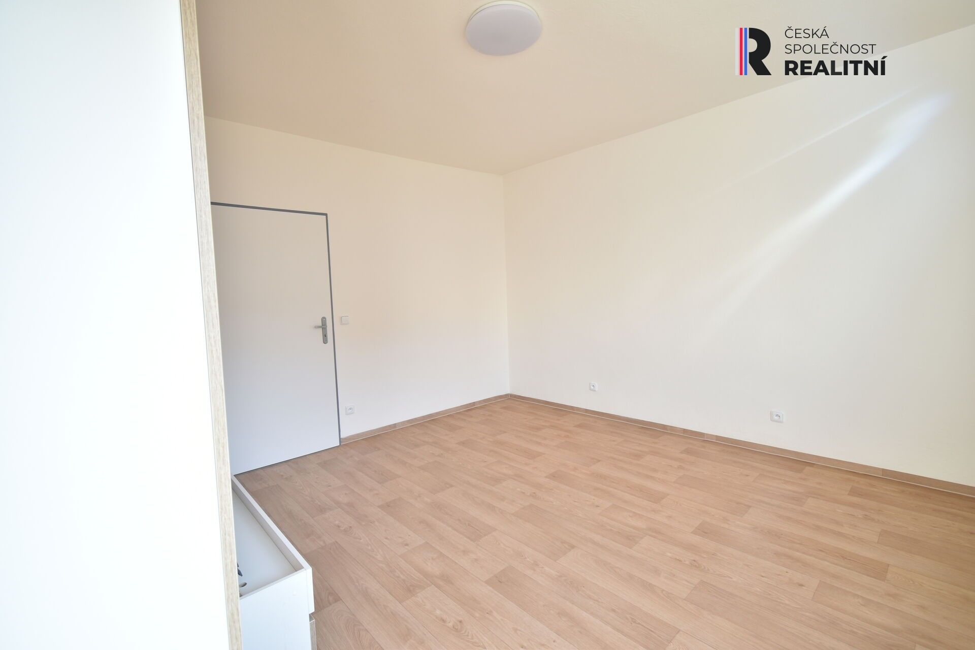 Pronájem bytu 2+1 79 m² - foto 10
