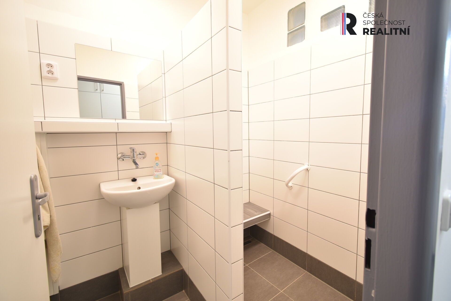 Pronájem bytu 2+1 79 m² - foto 11