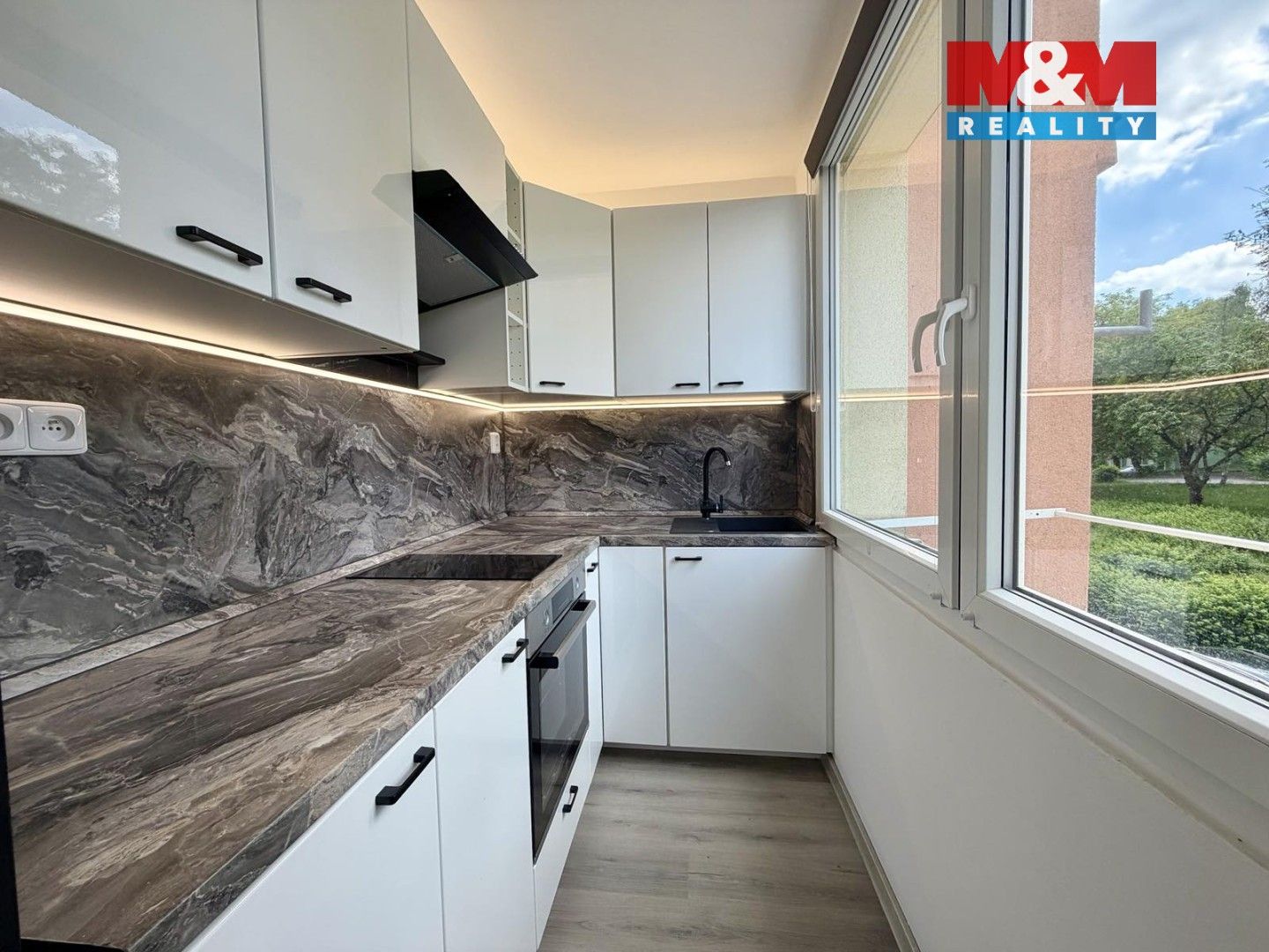 Prodej bytu 1+kk 27 m² - foto 1
