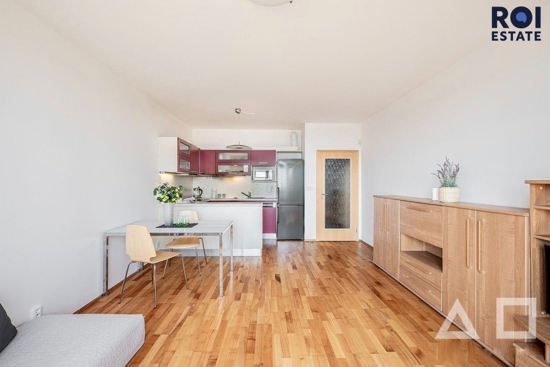 Pronájem bytu 2+kk 60 m² - foto 5