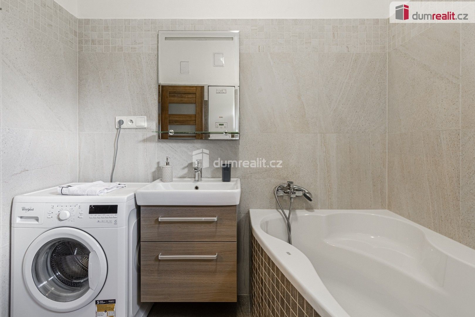 Prodej komerčního prostoru 300 m² - foto 10