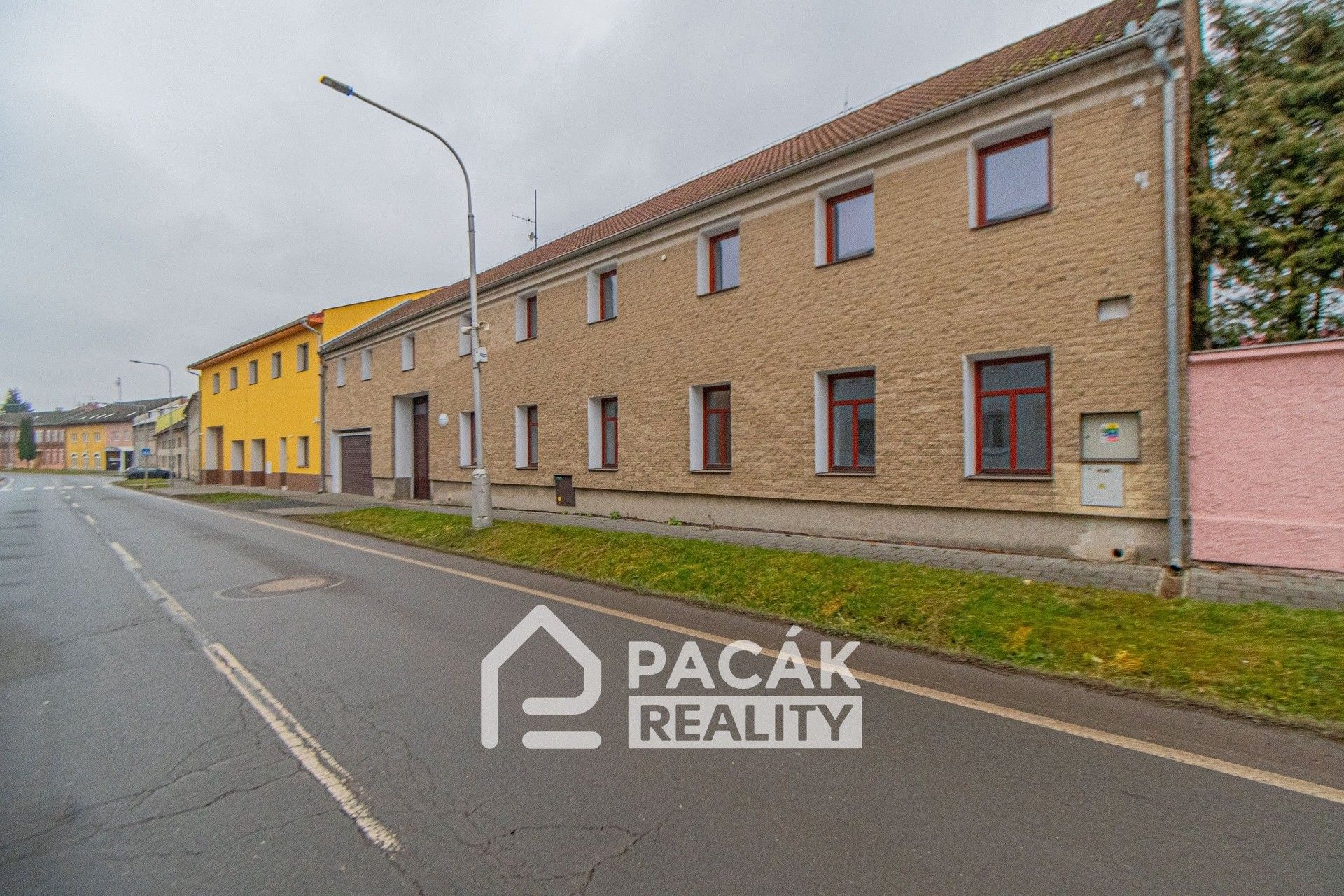 Pronájem komerčního prostoru 660 m² - foto 3